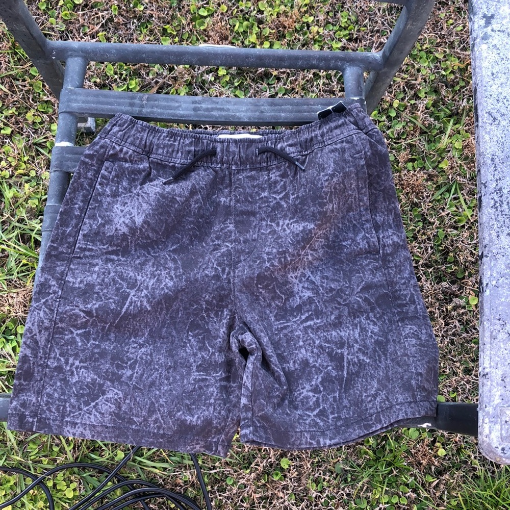 New never worn boys shorts
